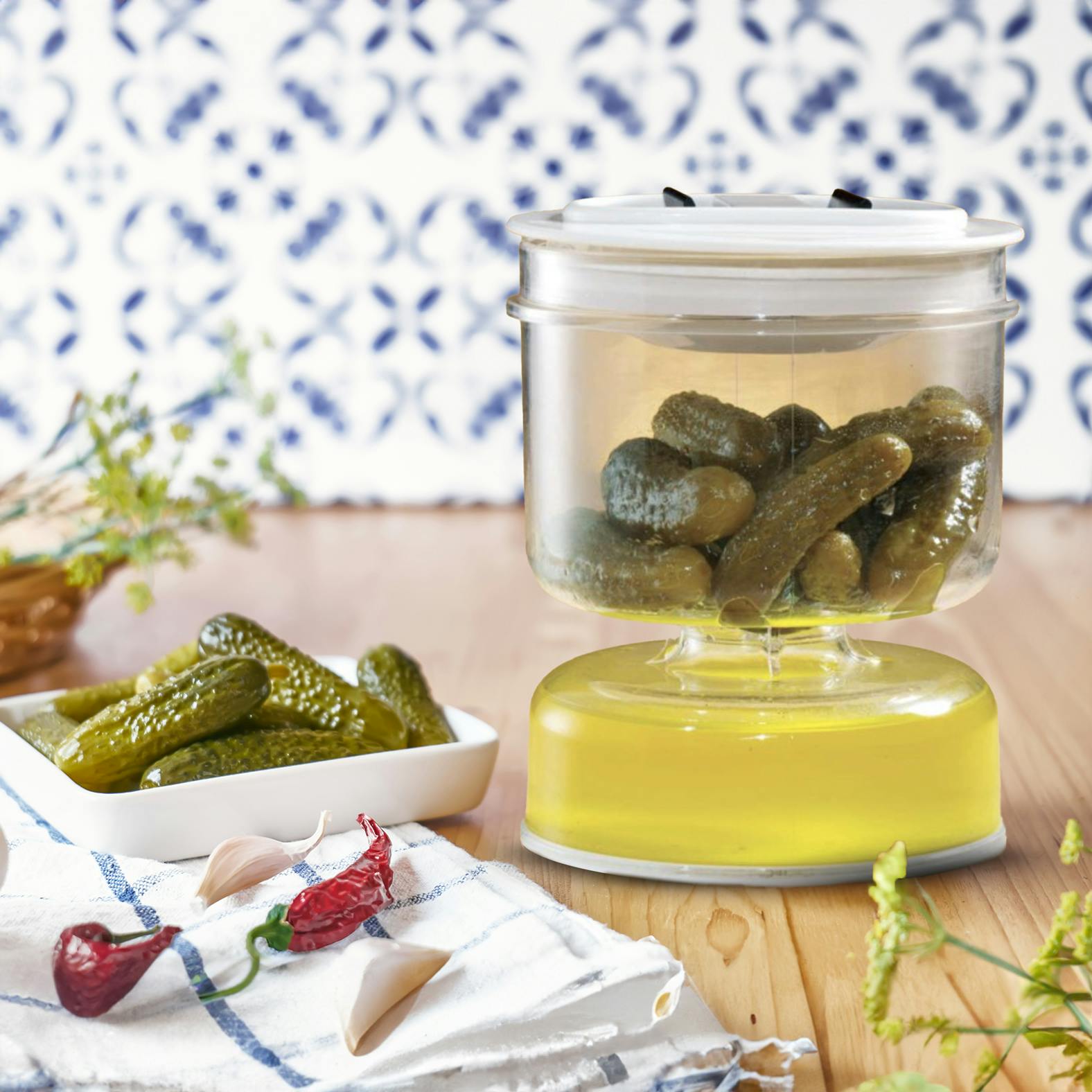 Hourglass Pickle & Olive Jar with Juice Strainer