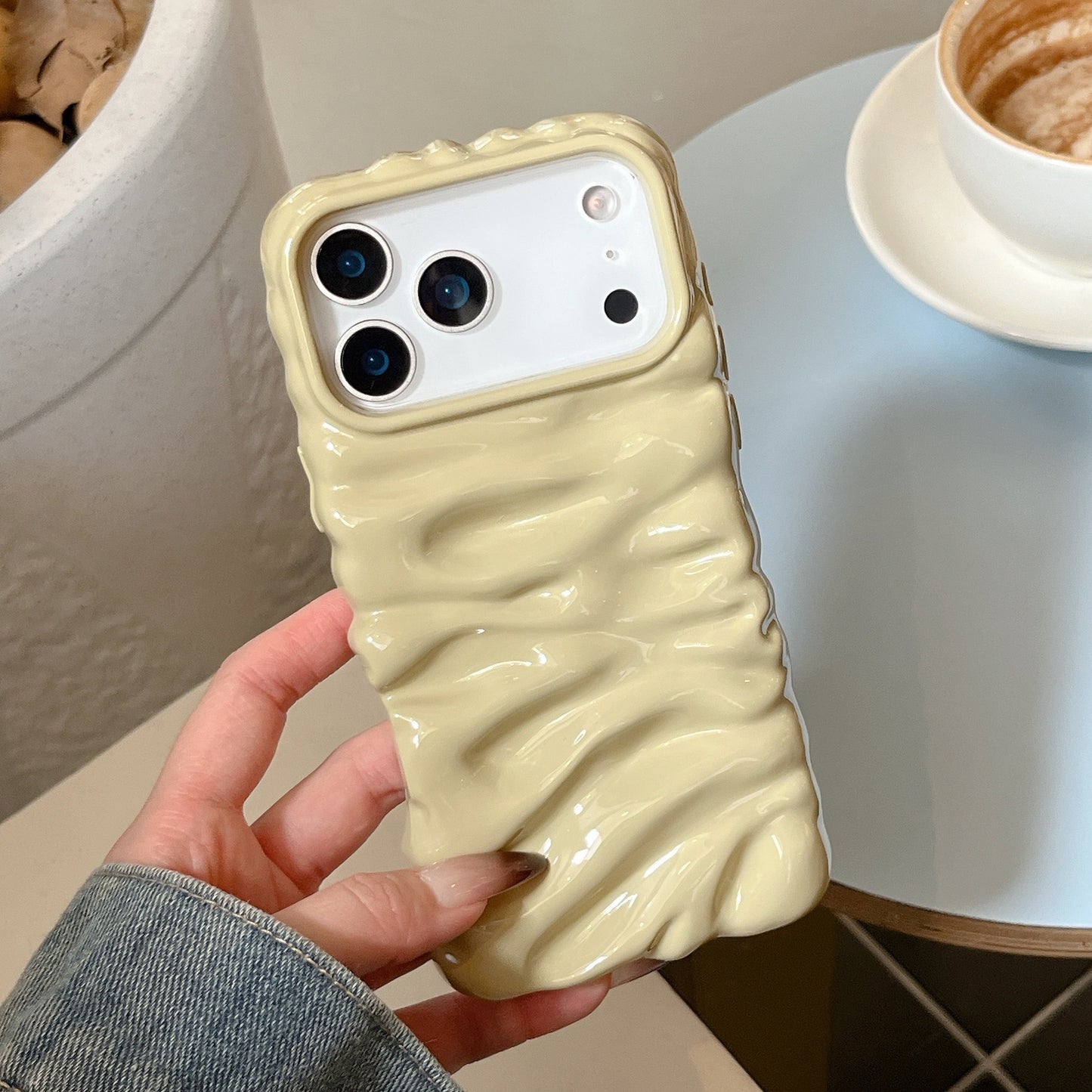 Three-dimensional Cream Pattern Phone Case